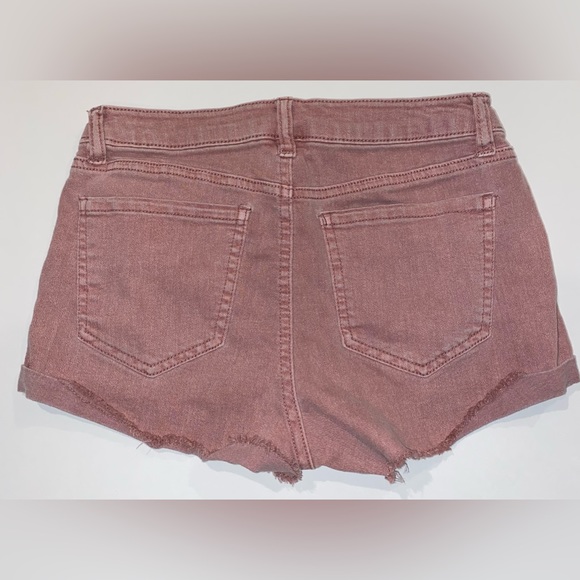 Refuge Shorts - Picture 2 of 9